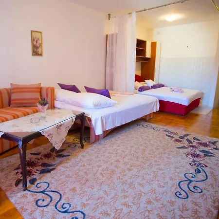 Apartment Ivan Makarska