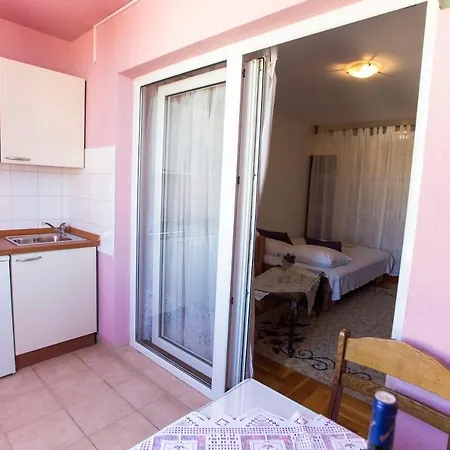 Apartment Ivan Makarska